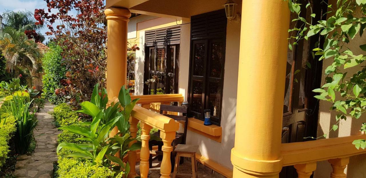 Keelan ace villas Kampala Kamer foto